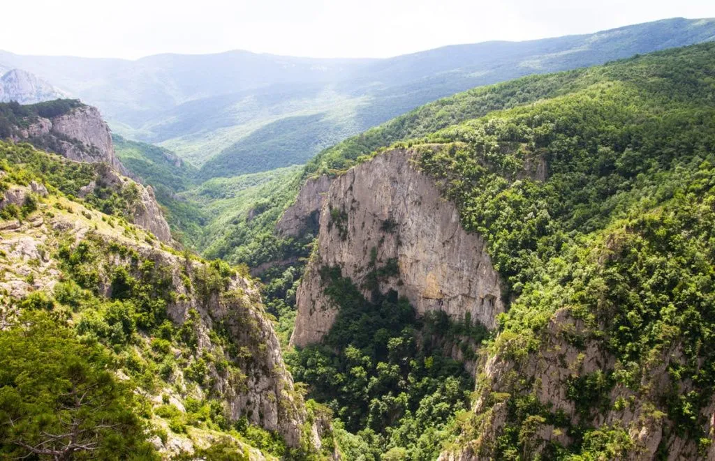 mountain-gorge-2024-10-18-04-43-46-utc.webp