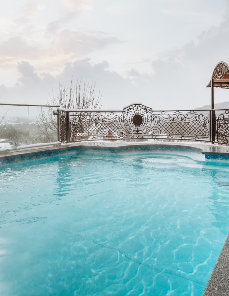 Подогреваемый бассейн и сауна