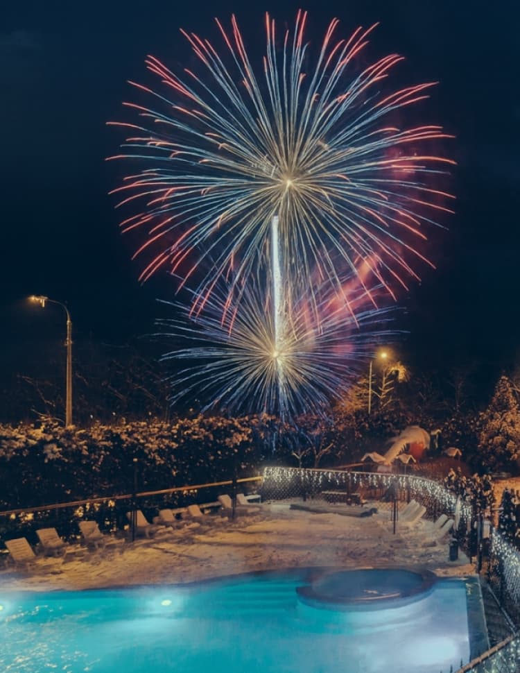 Праздничный салют