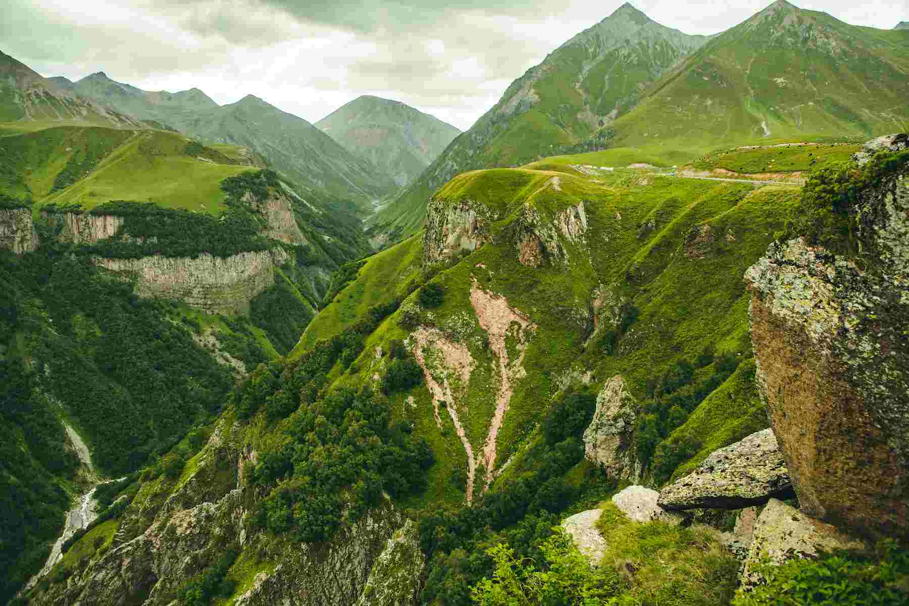 beautiful-landscape-photography-with-caucasus-mountains-georgia (1) (1).jpg
