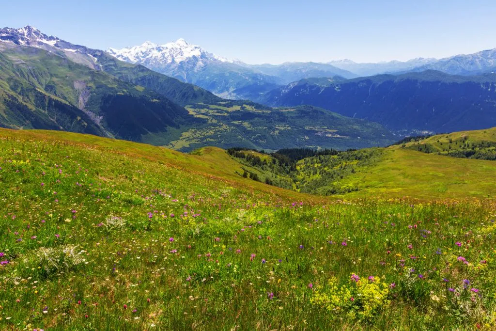 caucasus-mountains-2023-11-27-05-16-18-utc.webp caucasus-mountains-2023-11-27-05-16-18-utc.webp